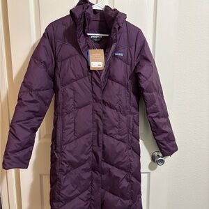 Patagonia Women's Down With It Parka - Deep Plum